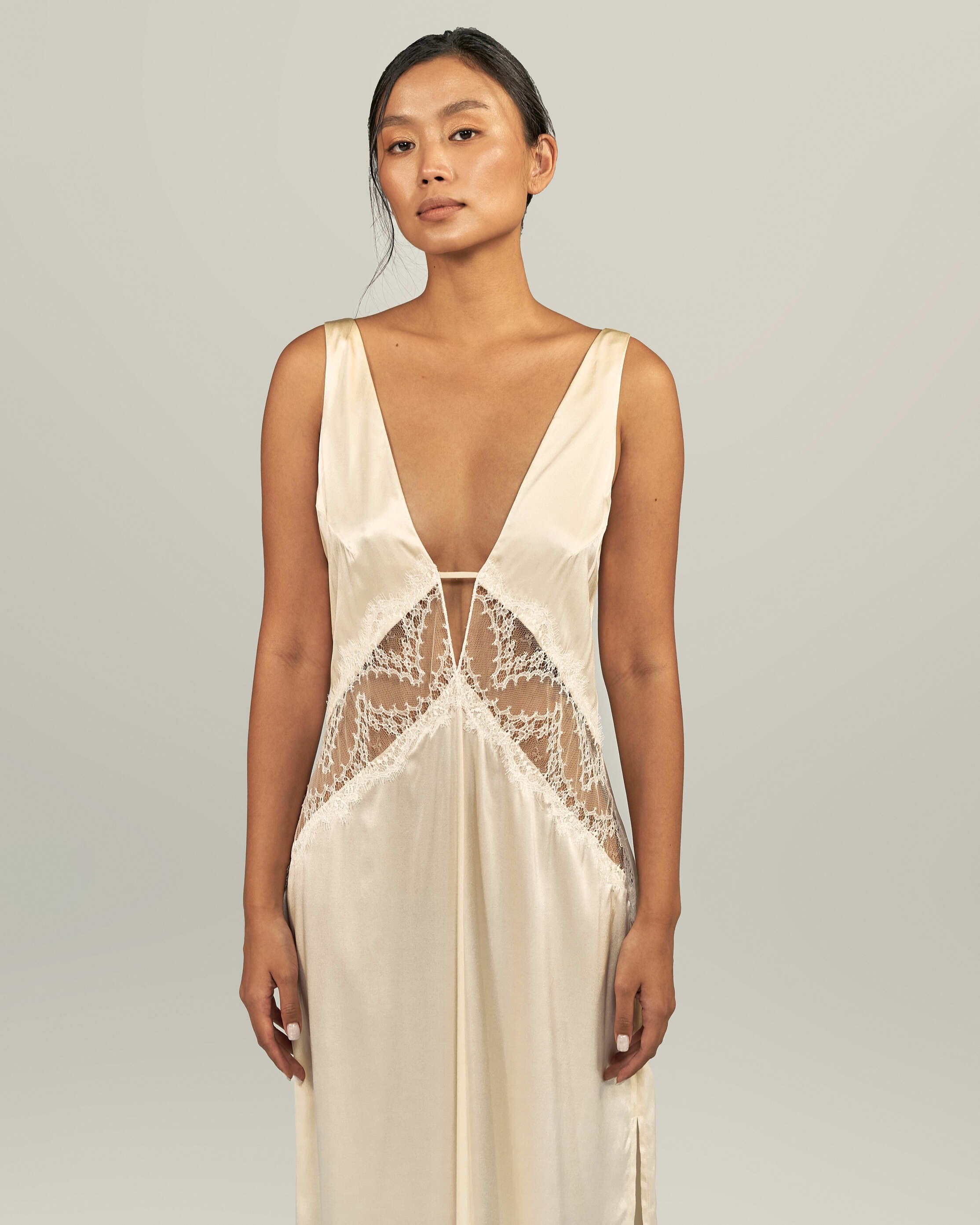 TEANA GOWN DRESS WITH CHANTILLY LACE